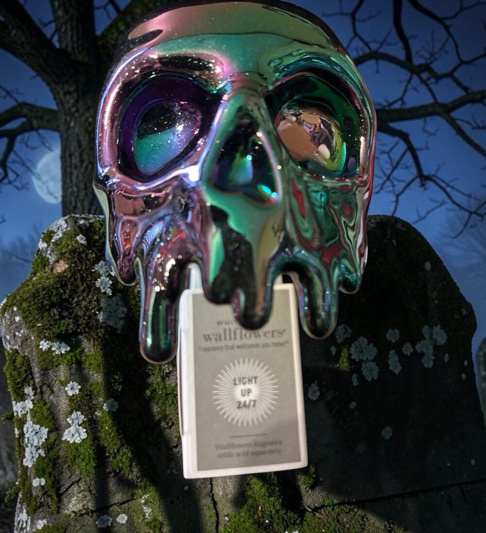 Bath & Body Works Halloween Dripping Skull Night Light Wallflower Fragrance Plug